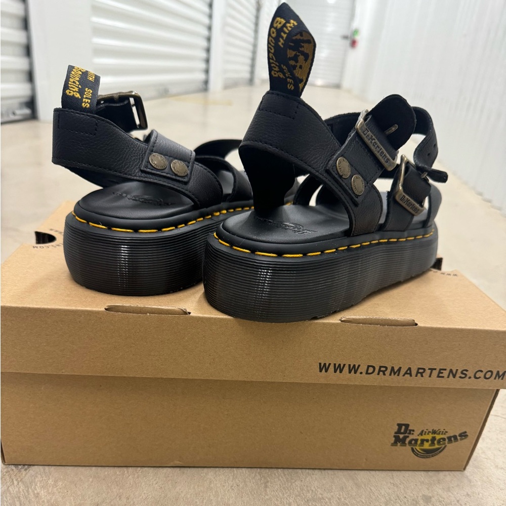 Authentic Dr. Martens Women’s Quad Gryphon. Size 10.